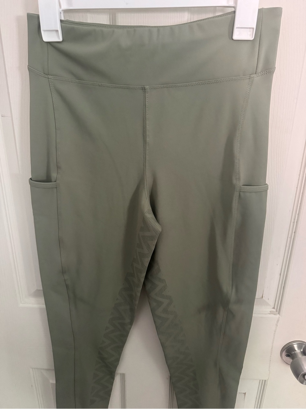 LeMieux Naomi Pull On Breech - Fern- Full Seat Silicone Grip - Size UK14/ US10 - Picture 6 of 14